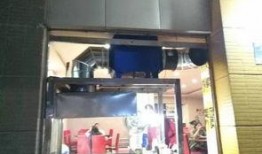 网友爆料烧烤店事件视频,视频内容引发网友热议