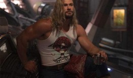 雷神4爱与雷霆最新爆料,爱与雷霆全新爆料：漫威宇宙再掀波澜，爱与雷霆交织传奇！